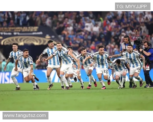 各大足球明星独特踢球风格分析与特点探讨