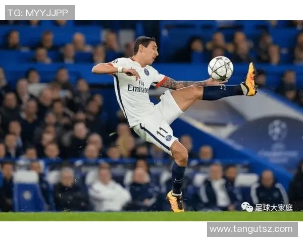 足球明星们的手指背后隐藏的故事与荣耀时刻 足球明星们的手指背后隐藏的故事与荣耀时刻