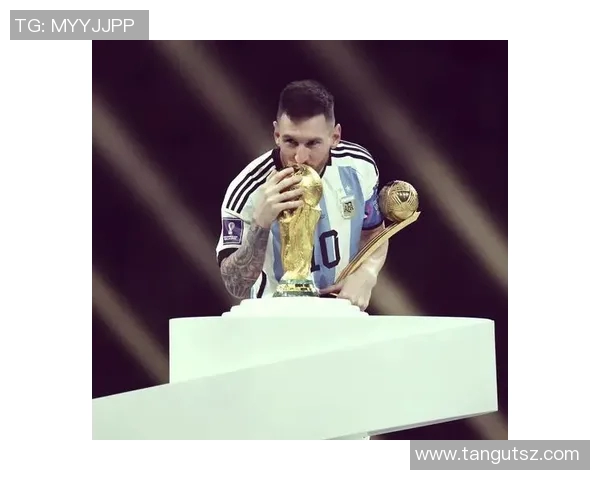 足球明星球星奖杯的辉煌历程与传奇瞬间回顾