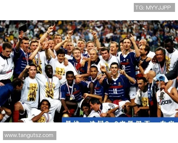 守卫是谁足球明星揭秘他们在场上的关键角色与影响力