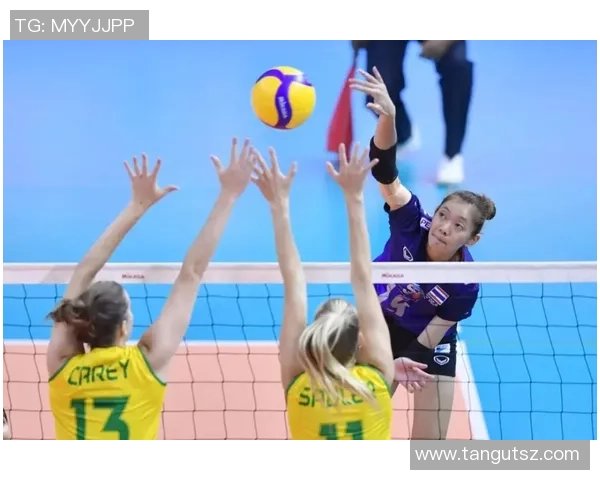 周敏专访：从青涩球员到网球明星的成长之路回顾